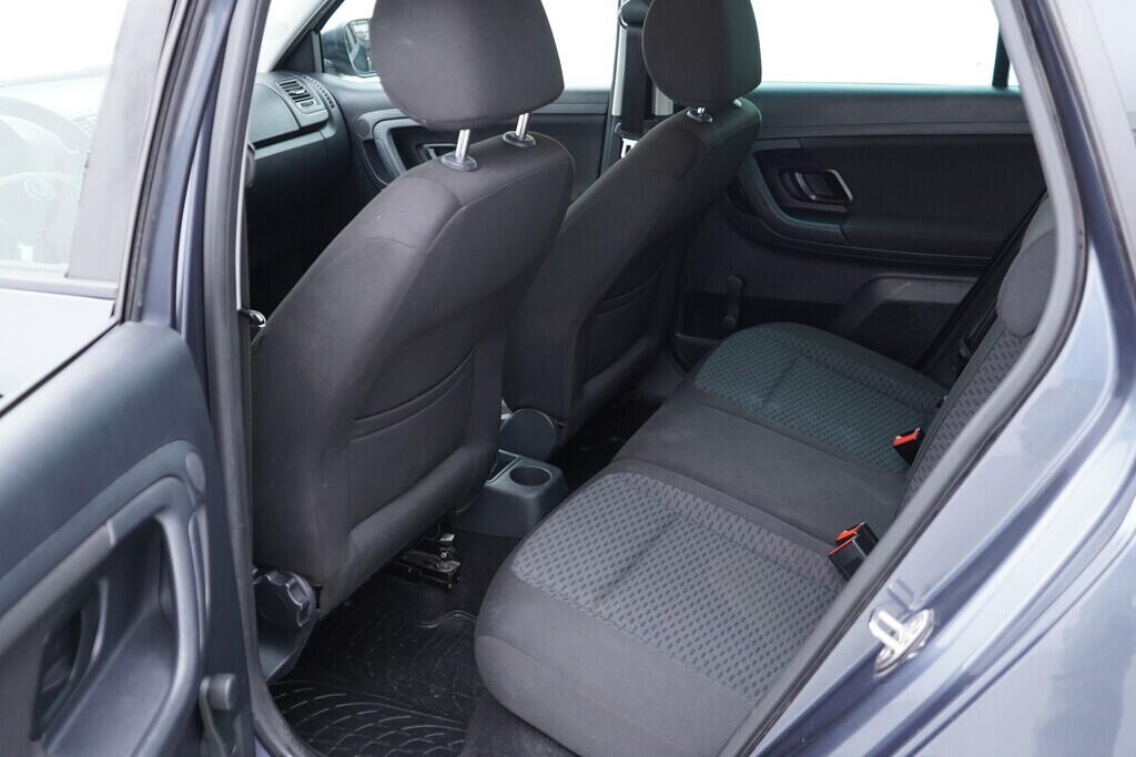 OV190V09408_32.webp_FABIA Ambition 1.2 TSI 63 kW manuál