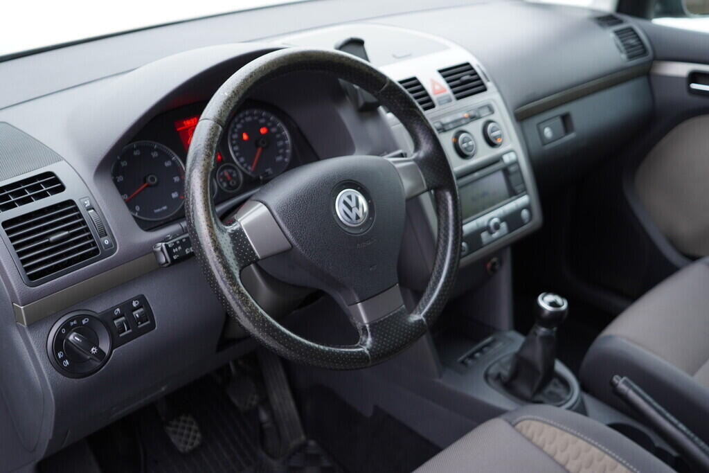 OV190V09409_22.webp_TOURAN  1.4 TSI 103 kW manuál