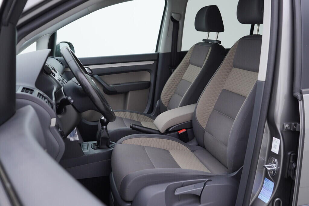 OV190V09409_23.webp_TOURAN  1.4 TSI 103 kW manuál