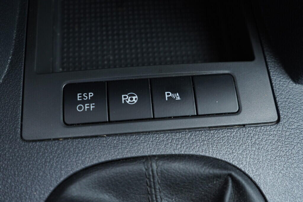 OV190V09409_32.webp_TOURAN  1.4 TSI 103 kW manuál