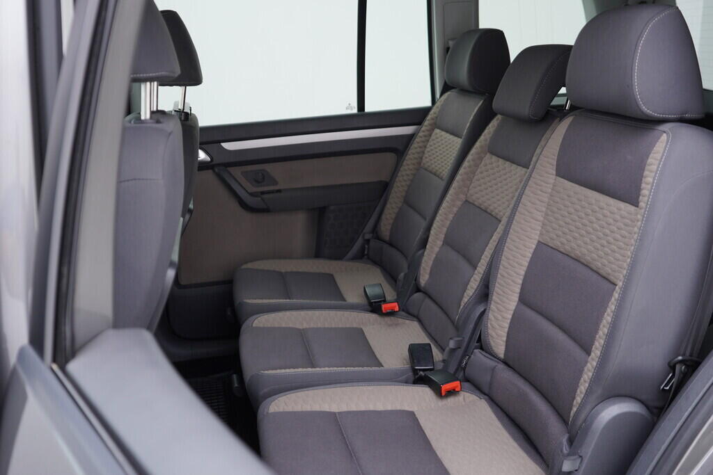 OV190V09409_37.webp_TOURAN  1.4 TSI 103 kW manuál