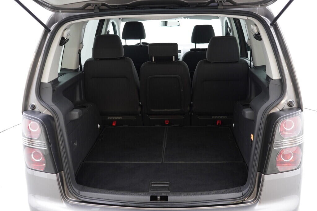 OV190V09409_38.webp_TOURAN  1.4 TSI 103 kW manuál