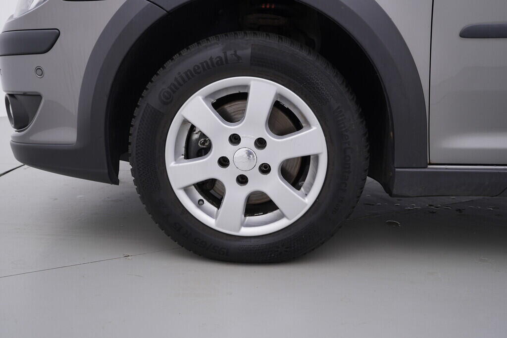 OV190V09409_39.webp_TOURAN  1.4 TSI 103 kW manuál