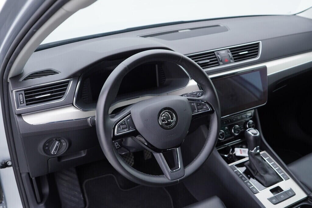 OV190V09411_23.webp_SUPERB L&K 1.4 TSI 115 kW automat