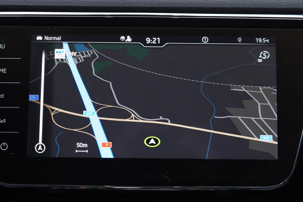 OV190V09411_34.webp_SUPERB L&K 1.4 TSI 115 kW automat