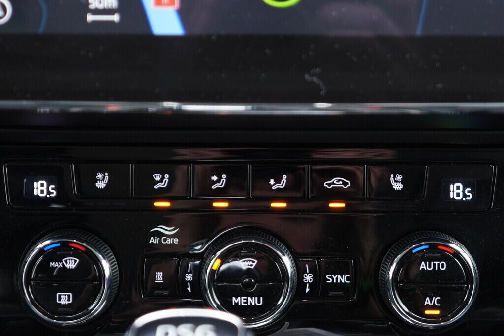 OV190V09411_35.webp_SUPERB L&K 1.4 TSI 115 kW automat