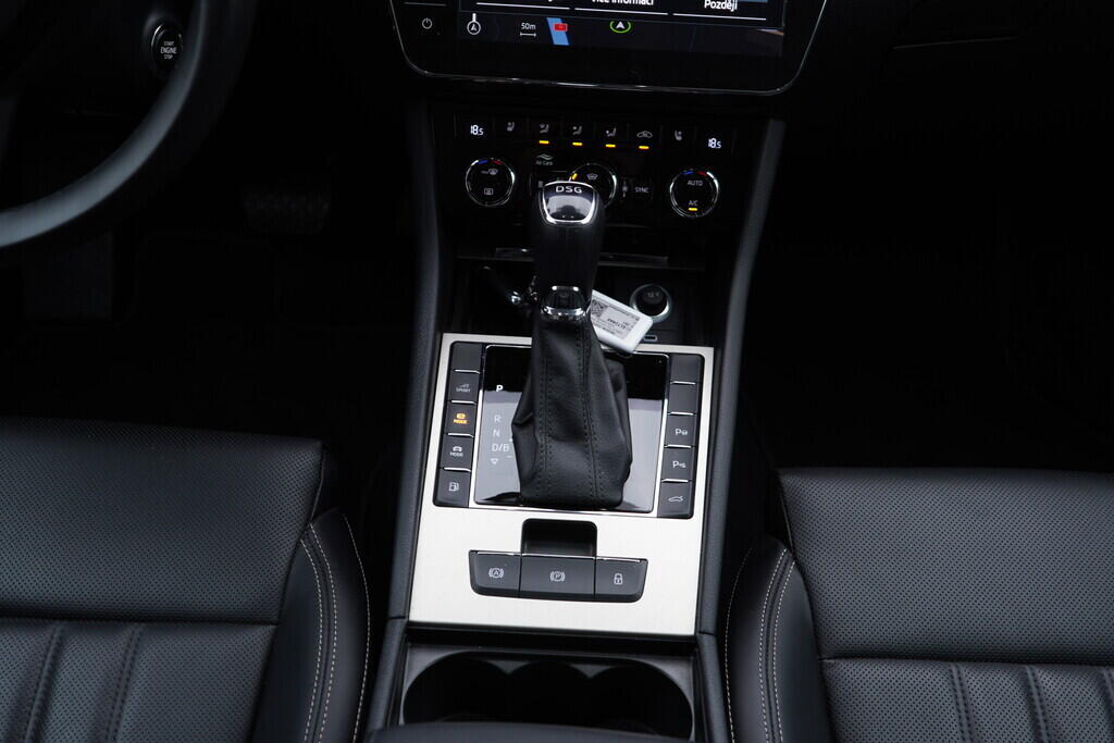 OV190V09411_36.webp_SUPERB L&K 1.4 TSI 115 kW automat