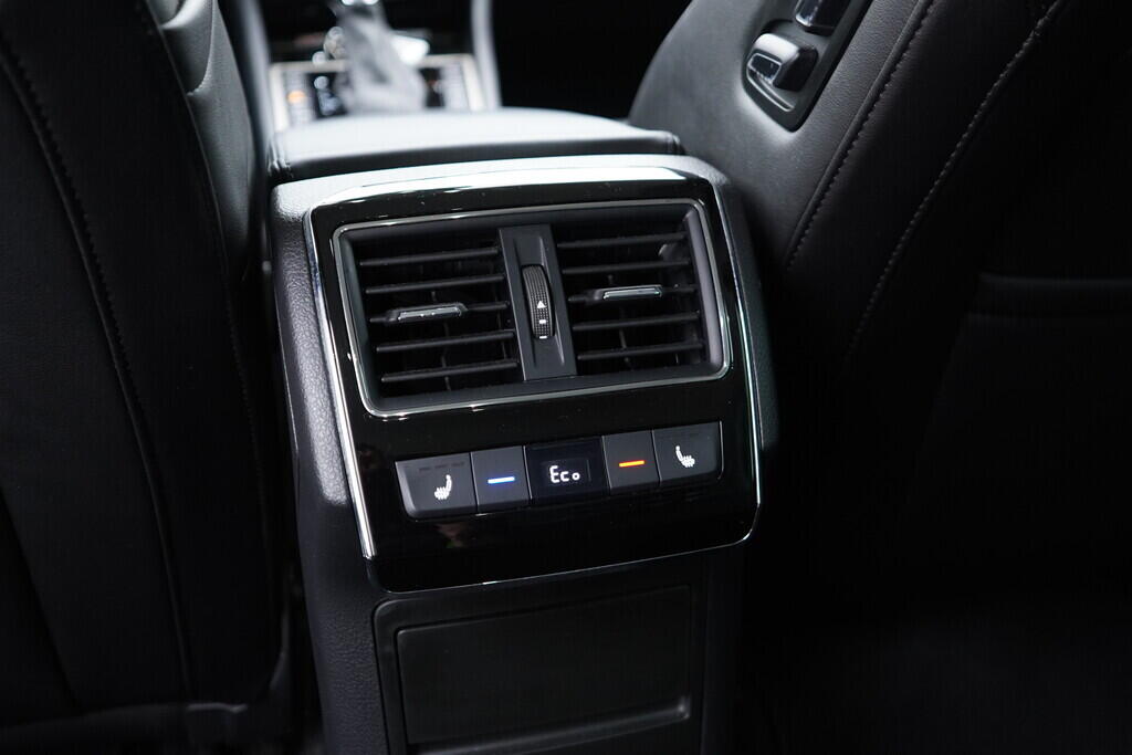 OV190V09411_39.webp_SUPERB L&K 1.4 TSI 115 kW automat