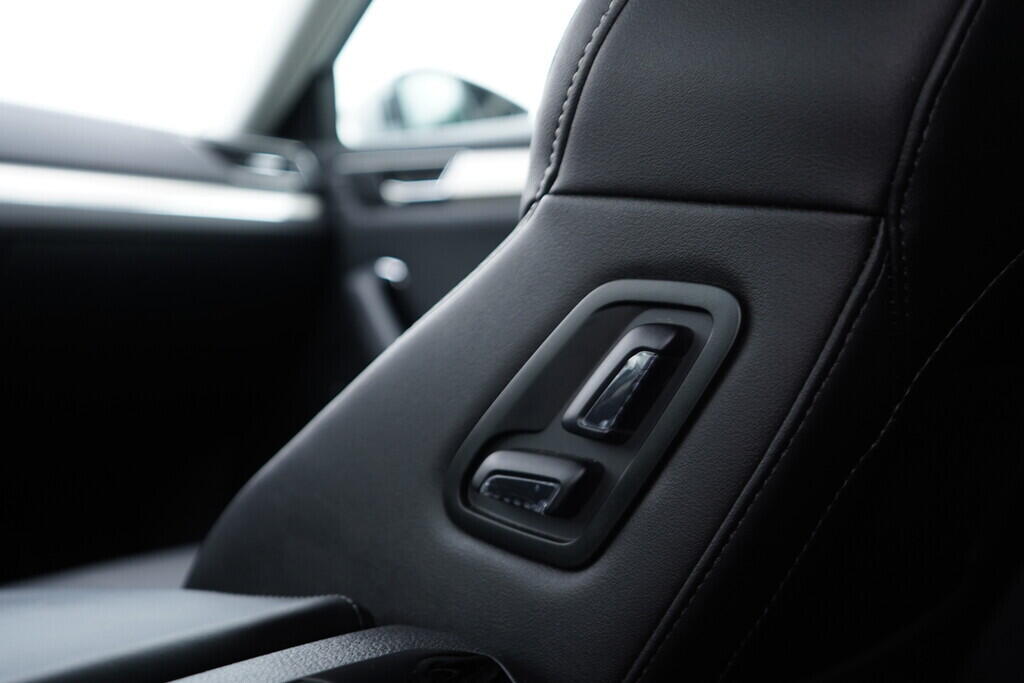 OV190V09411_40.webp_SUPERB L&K 1.4 TSI 115 kW automat