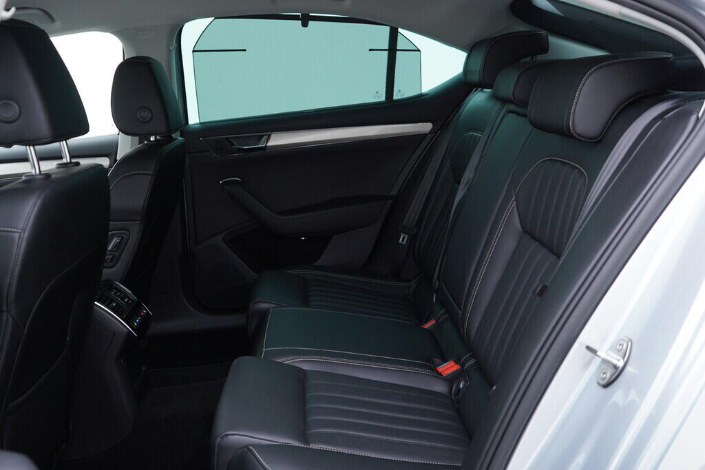 OV190V09411_41.webp_SUPERB L&K 1.4 TSI 115 kW automat