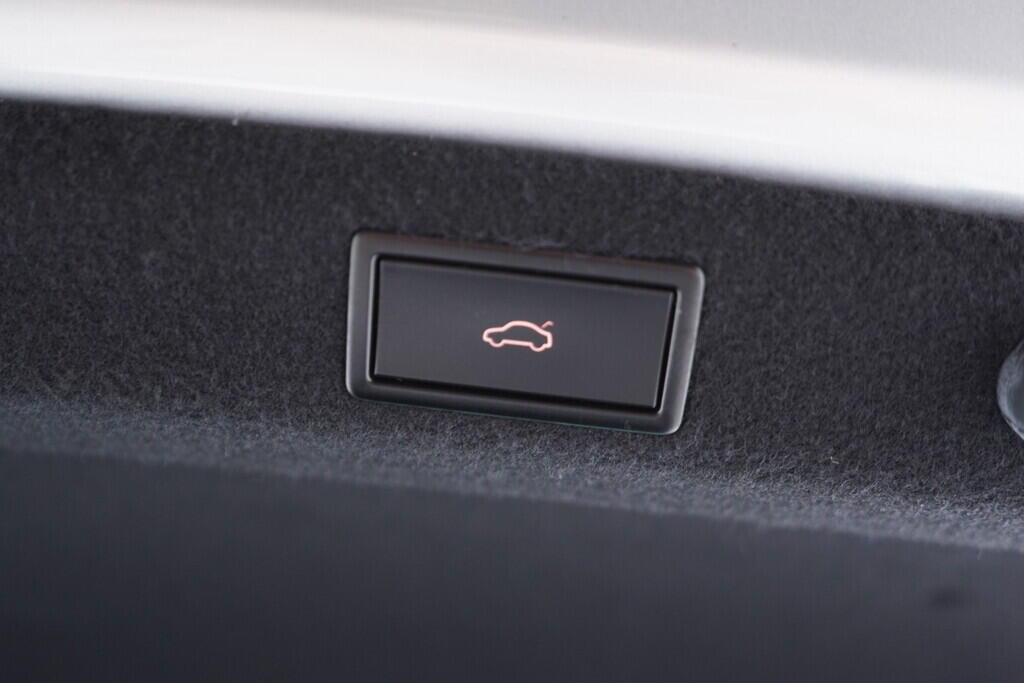 OV190V09411_42.webp_SUPERB L&K 1.4 TSI 115 kW automat