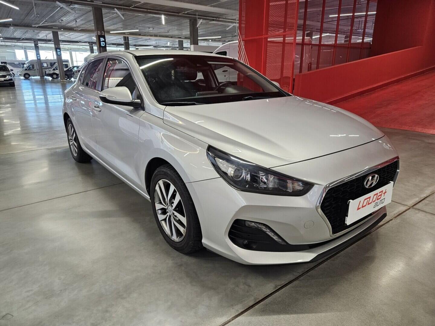 OV190V09412_13.webp_I30 FASTBACK Trikolor 1.0  88 kW manuál