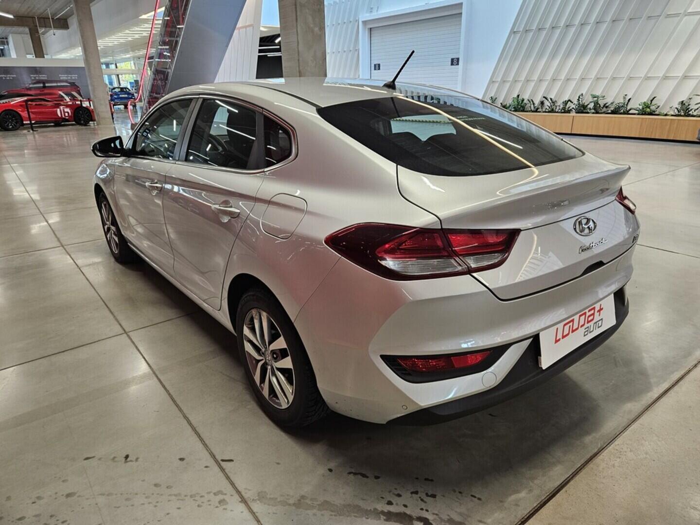 OV190V09412_14.webp_I30 FASTBACK Trikolor 1.0  88 kW manuál