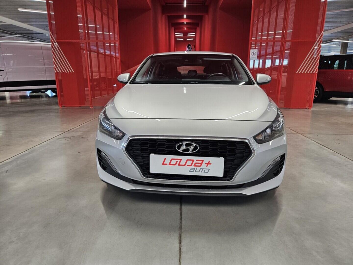 OV190V09412_24.webp_I30 FASTBACK Trikolor 1.0  88 kW manuál