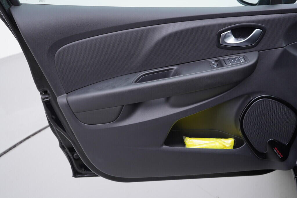 OV190V09413_19.webp_CLIO  1.1  54 kW manuál