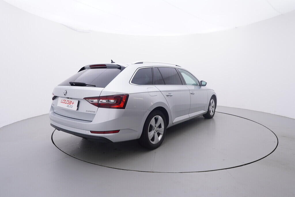 OV190V09414_14.webp_SUPERB Ambition 2.0 TDI 110 kW automat