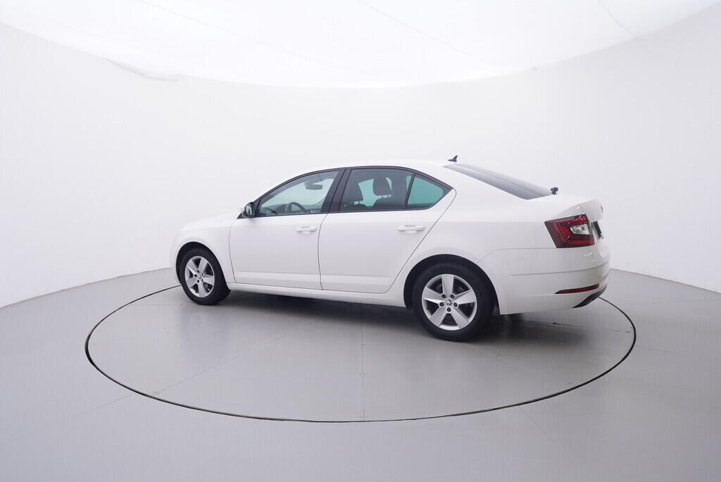 OV190V09418_12.webp_OCTAVIA Bussines 1.0 TSI 85 kW manuál