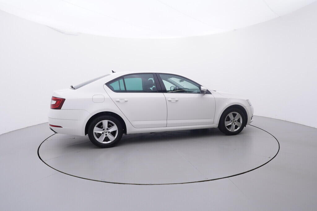 OV190V09418_15.webp_OCTAVIA Bussines 1.0 TSI 85 kW manuál