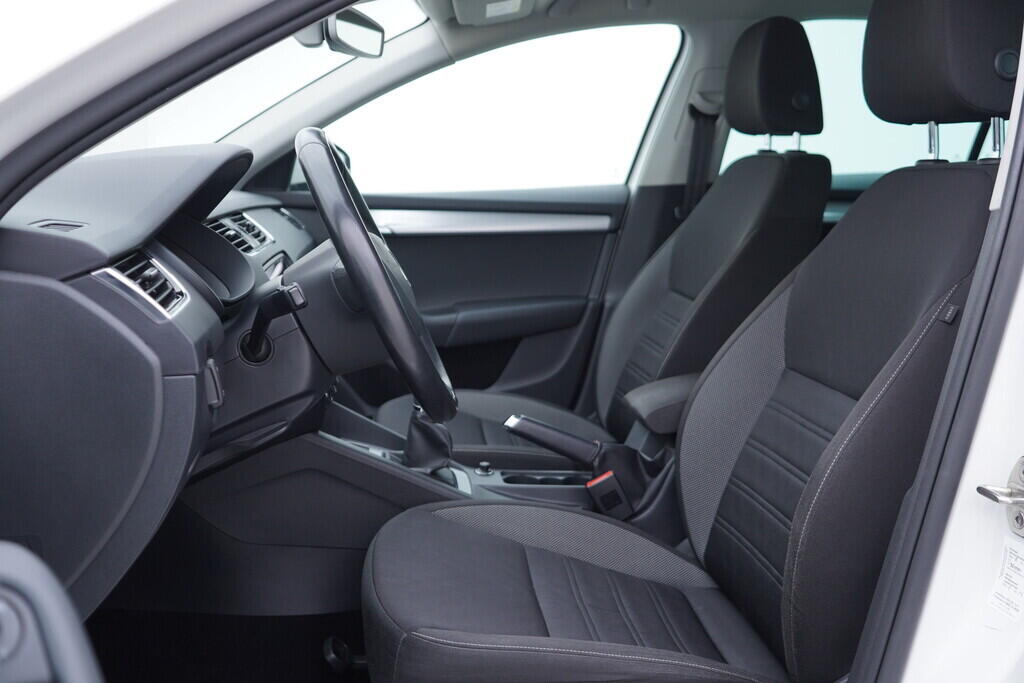 OV190V09418_23.webp_OCTAVIA Bussines 1.0 TSI 85 kW manuál