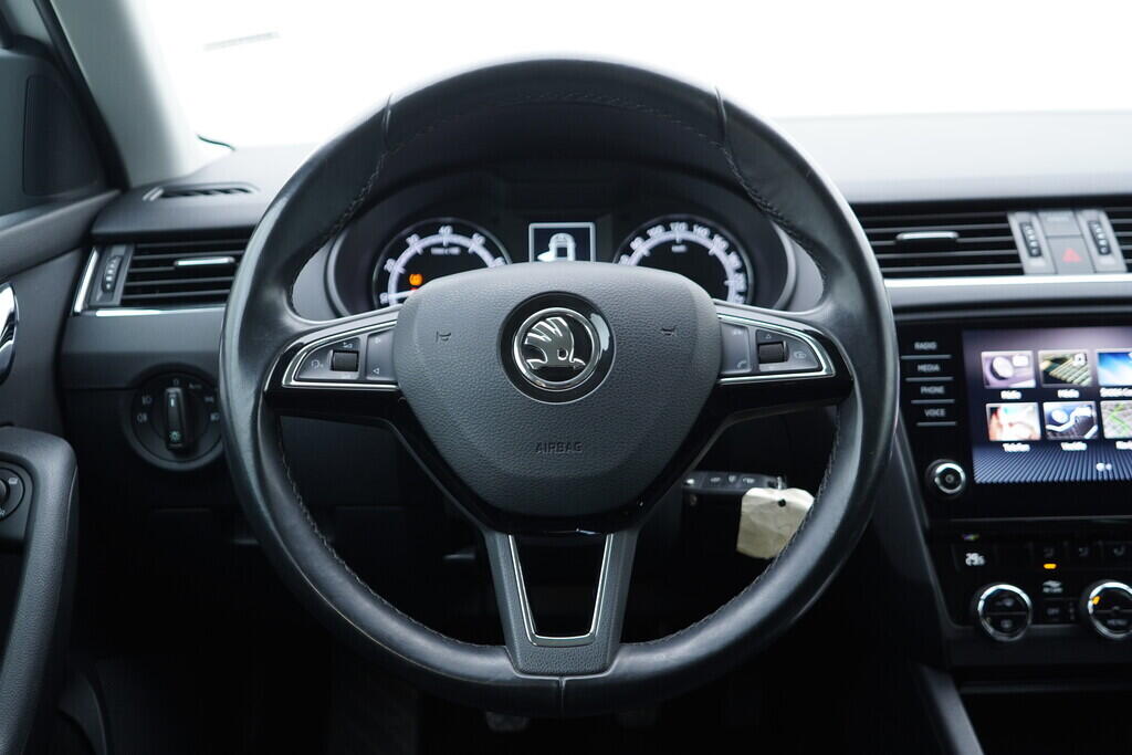 OV190V09418_27.webp_OCTAVIA Bussines 1.0 TSI 85 kW manuál