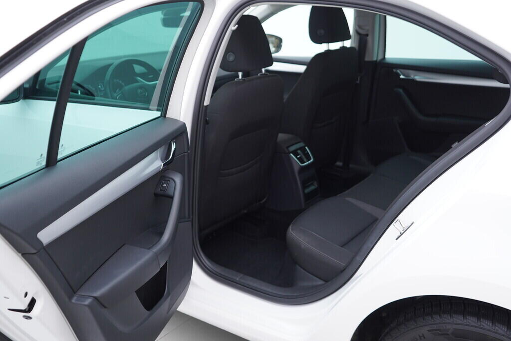 OV190V09418_35.webp_OCTAVIA Bussines 1.0 TSI 85 kW manuál