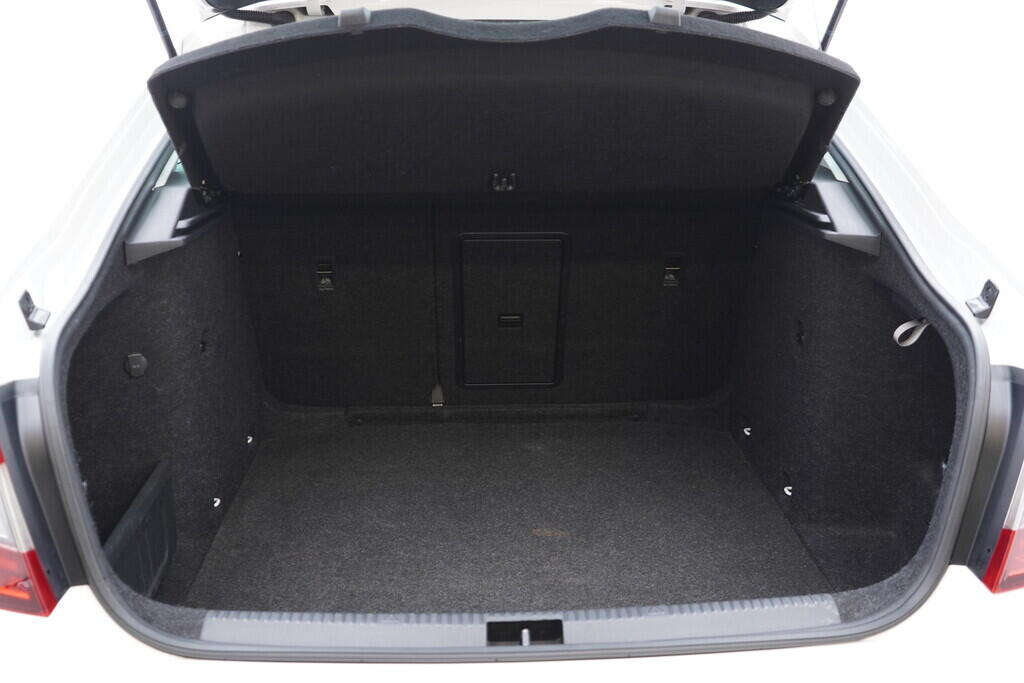 OV190V09418_38.webp_OCTAVIA Bussines 1.0 TSI 85 kW manuál