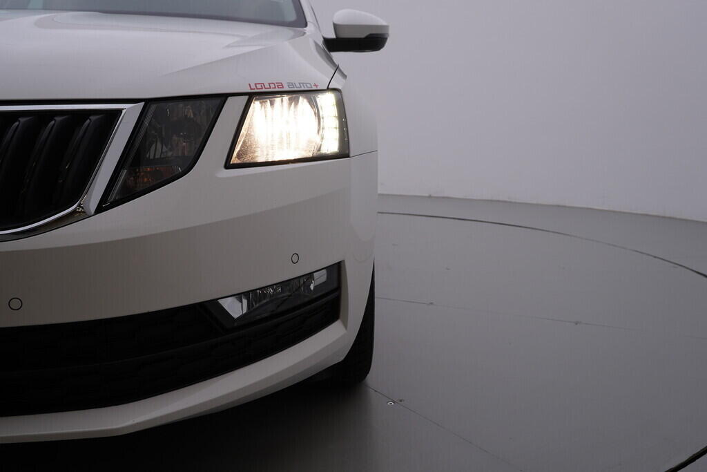 OV190V09418_42.webp_OCTAVIA Bussines 1.0 TSI 85 kW manuál