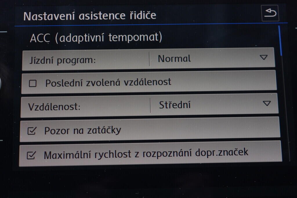 OV190V09419_29.webp_ARTEON Elegance 2.0 TDI 110 kW automat