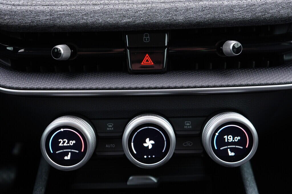 OV190V09420_35.webp_SUPERB Selection 2.0 TDI 110 kW automat, DPH