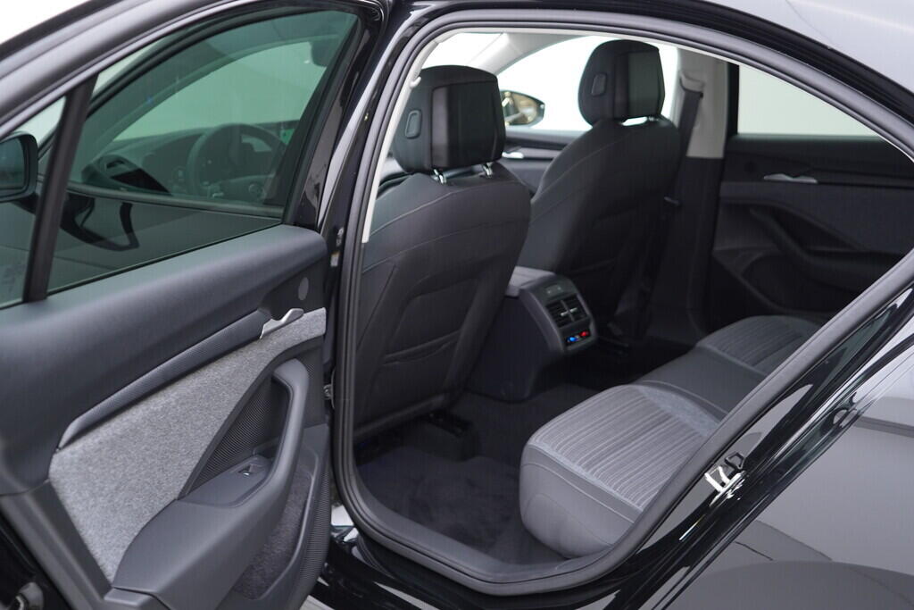 OV190V09420_38.webp_SUPERB Selection 2.0 TDI 110 kW automat, DPH