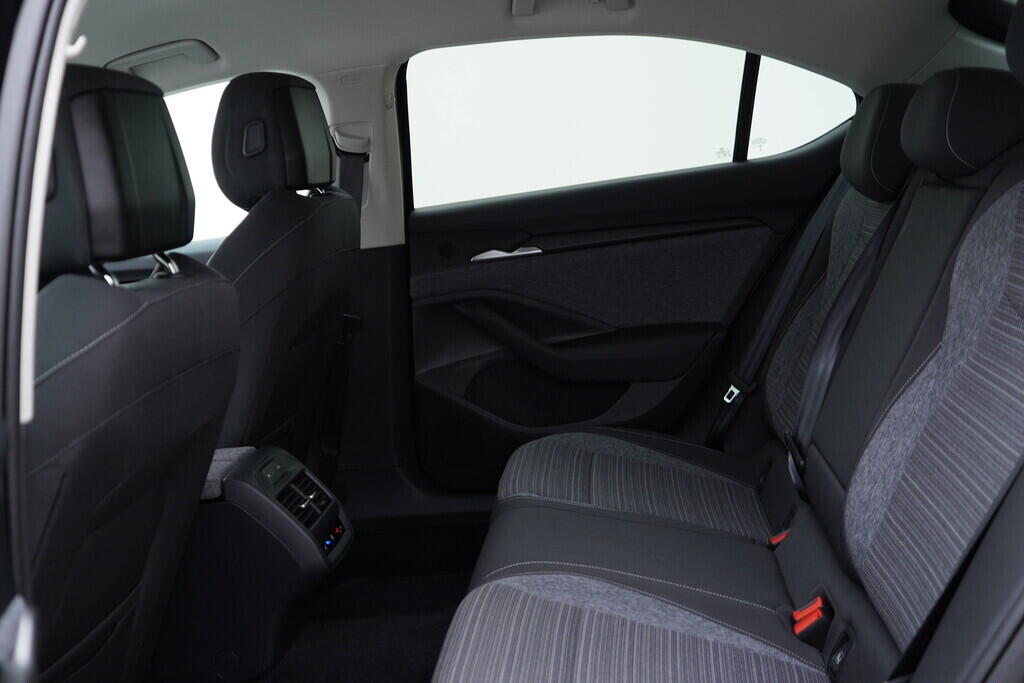 OV190V09420_40.webp_SUPERB Selection 2.0 TDI 110 kW automat, DPH