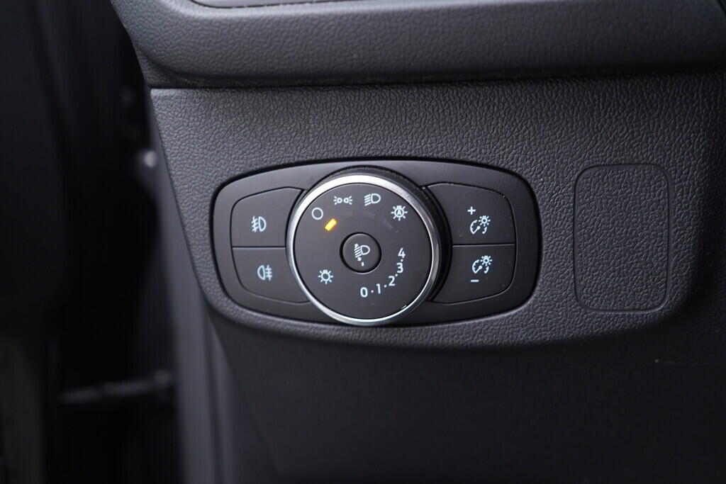 OV190V09428_25.webp_FOCUS Connected 1.5  88 kW automat, DPH