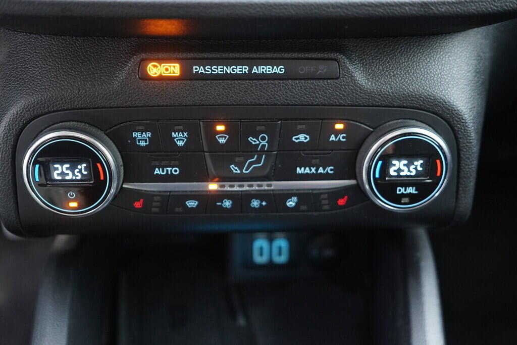 OV190V09428_36.webp_FOCUS Connected 1.5  88 kW automat, DPH