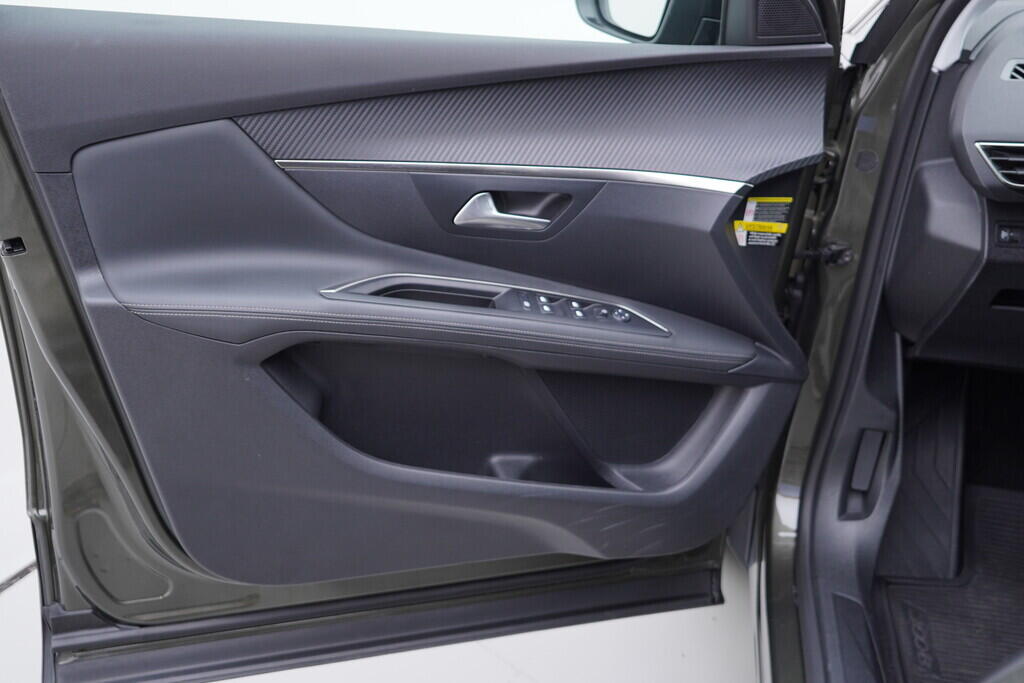 OV190V09435_19.webp_3008 Allure 1.5  96 kW automat