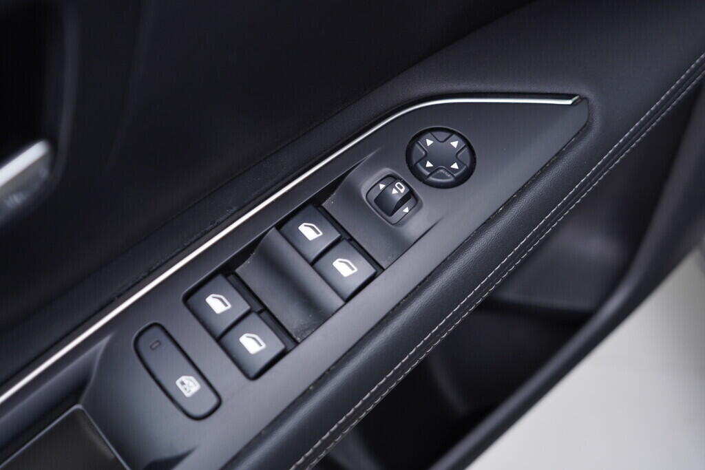 OV190V09435_20.webp_3008 Allure 1.5  96 kW automat