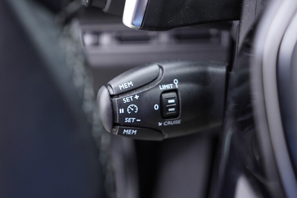 OV190V09435_24.webp_3008 Allure 1.5  96 kW automat