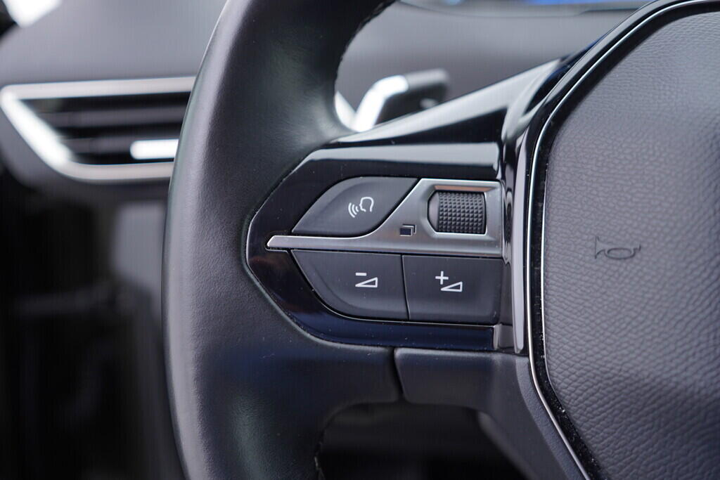 OV190V09435_26.webp_3008 Allure 1.5  96 kW automat