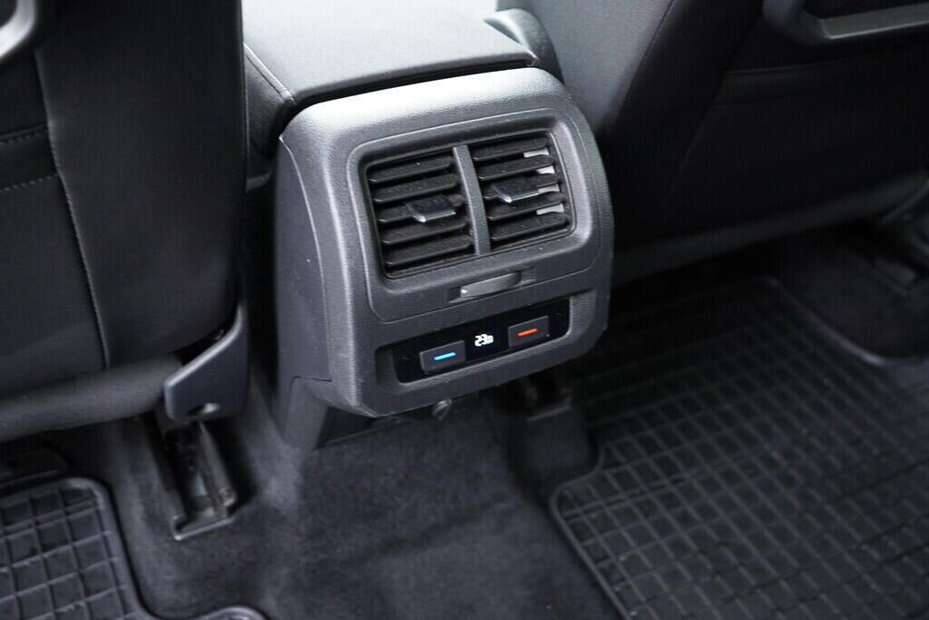 OV190V09437_35.webp_TOURAN Trendline 1.5 TSI 110 kW automat