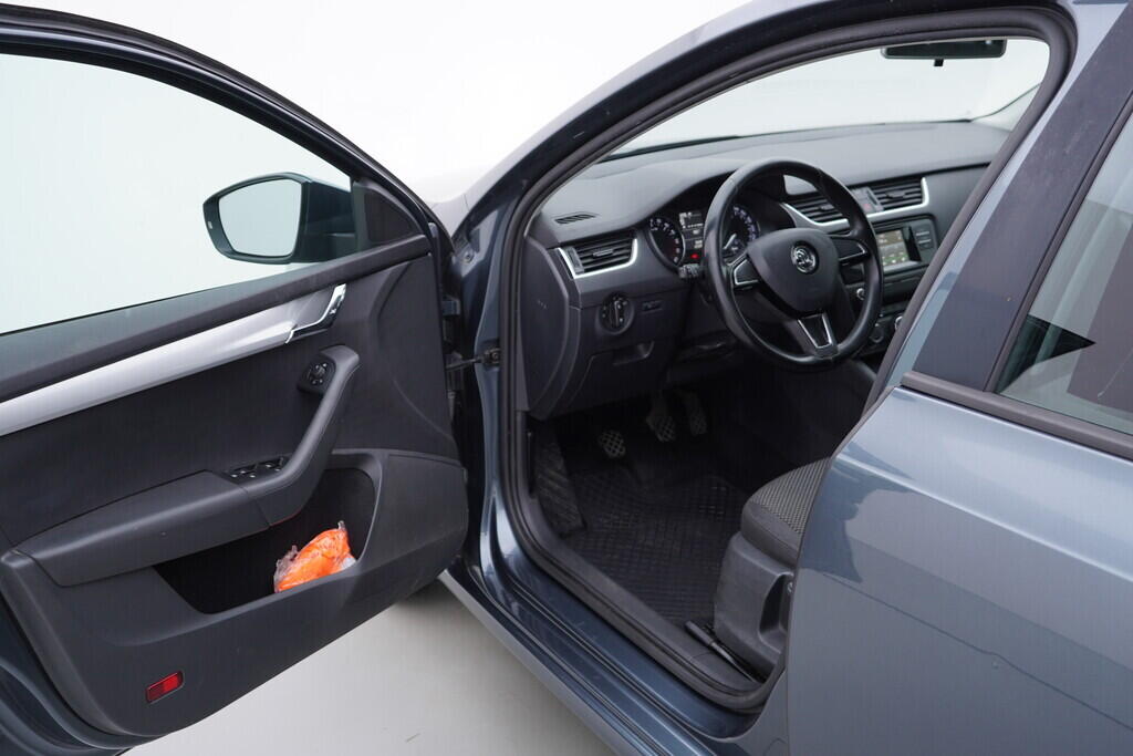 OV190V09438_18.webp_OCTAVIA Ambition Plus 2.0 TDI 81 kW manuál