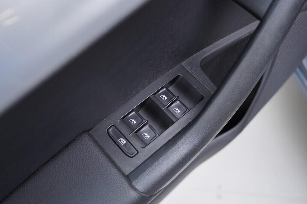 OV190V09438_20.webp_OCTAVIA Ambition Plus 2.0 TDI 81 kW manuál