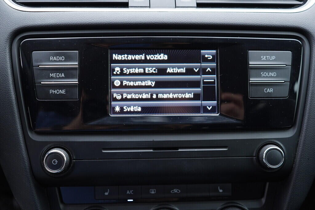 OV190V09438_33.webp_OCTAVIA Ambition Plus 2.0 TDI 81 kW manuál