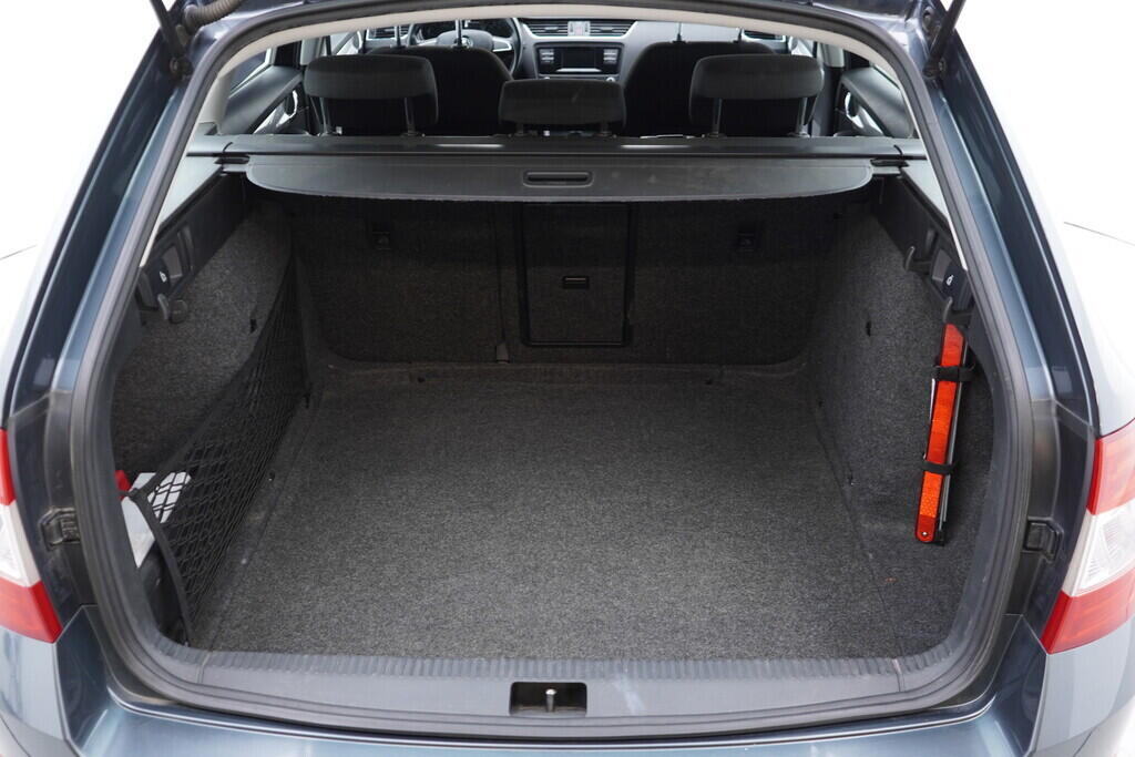 OV190V09438_40.webp_OCTAVIA Ambition Plus 2.0 TDI 81 kW manuál