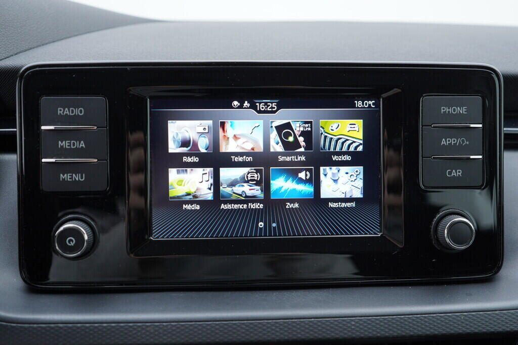 OV190V09440_24.webp_SCALA Ambition 1.5 TSI 110 kW manuál, DPH