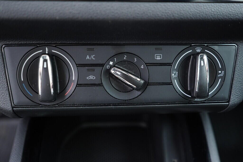 OV190V09440_27.webp_SCALA Ambition 1.5 TSI 110 kW manuál, DPH