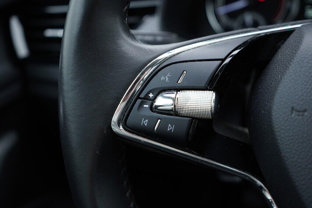 OV190V09440_34.webp_SCALA Ambition 1.5 TSI 110 kW manuál, DPH