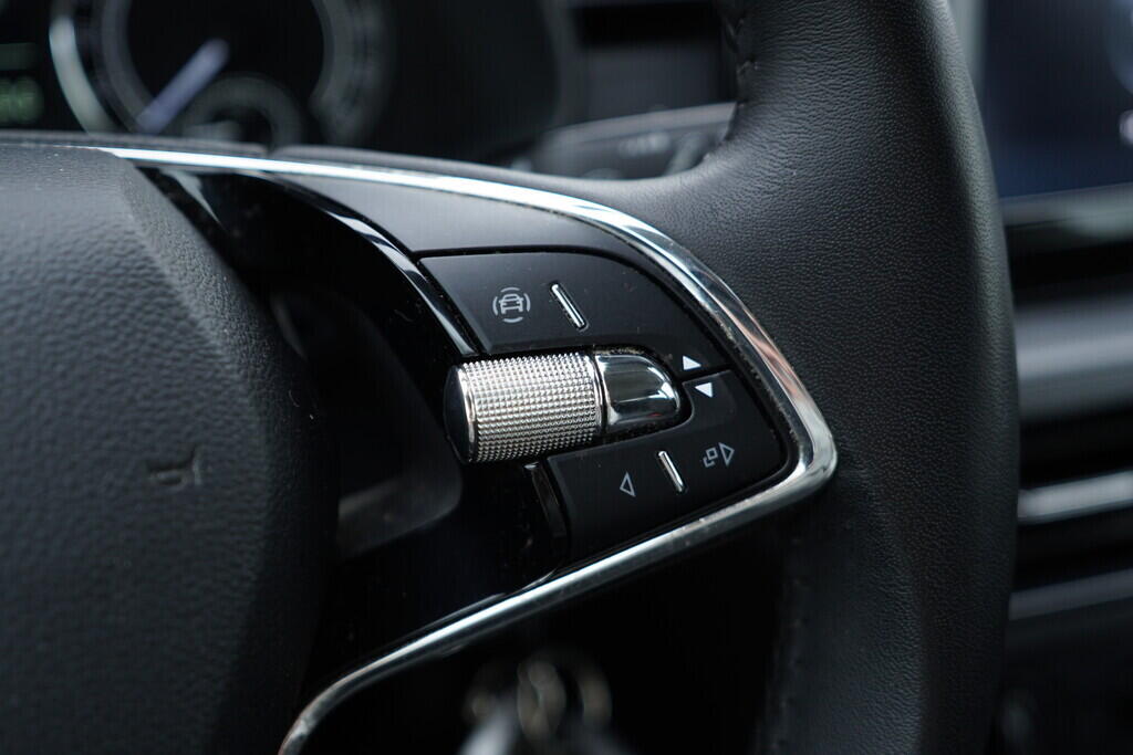 OV190V09440_35.webp_SCALA Ambition 1.5 TSI 110 kW manuál, DPH