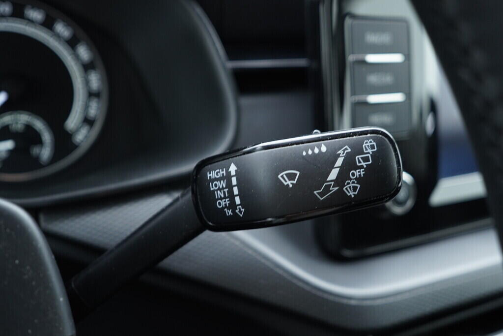 OV190V09440_37.webp_SCALA Ambition 1.5 TSI 110 kW manuál, DPH