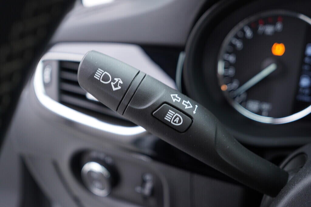 OV190V09441_24.webp_ASTRA Ultimate 1.2 LIH 107 kW manuál, DPH