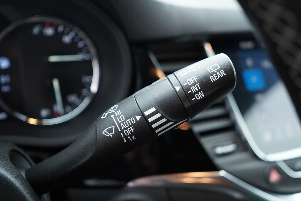 OV190V09441_25.webp_ASTRA Ultimate 1.2 LIH 107 kW manuál, DPH