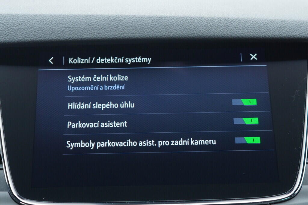 OV190V09441_30.webp_ASTRA Ultimate 1.2 LIH 107 kW manuál, DPH